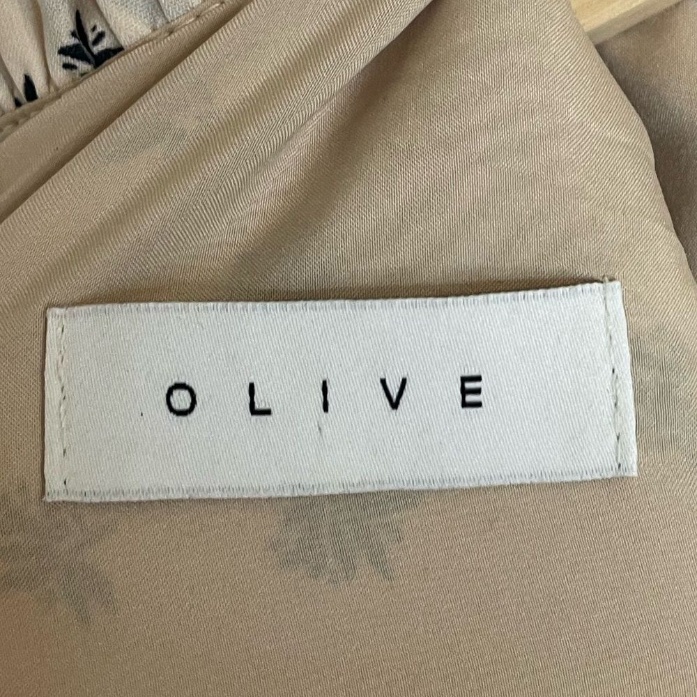 Olive Cream Ruffle Long Sleeve Dress Medium - Picture 4 of 6